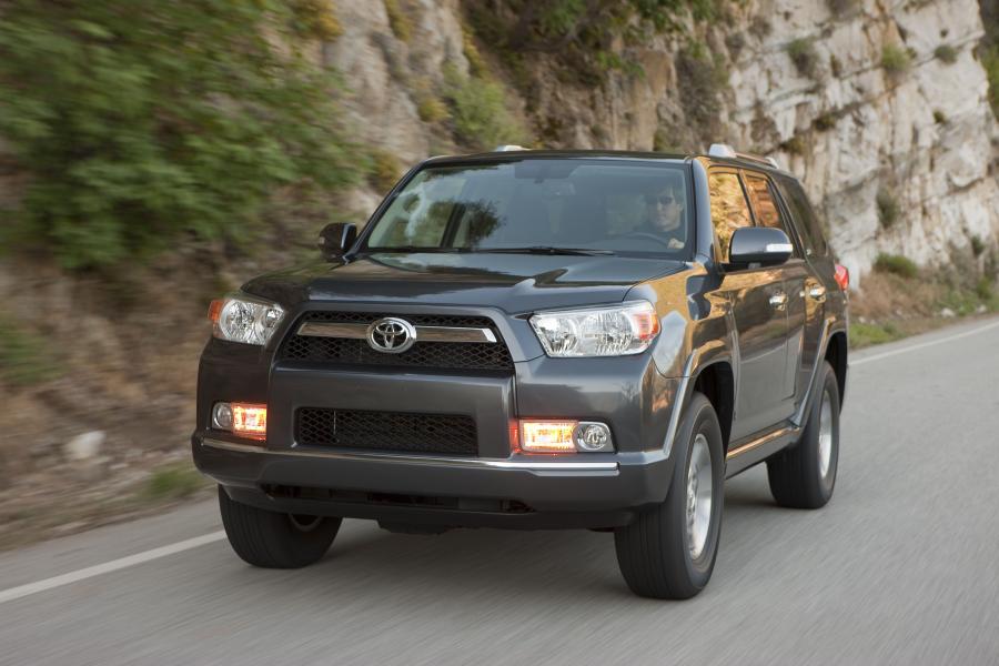  Toyota 4Runner Limited 2010 года  (фото 35 из 48)